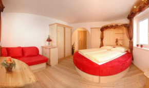 Гостиница Bed & Breakfast Landhaus Strasser, Зёлль